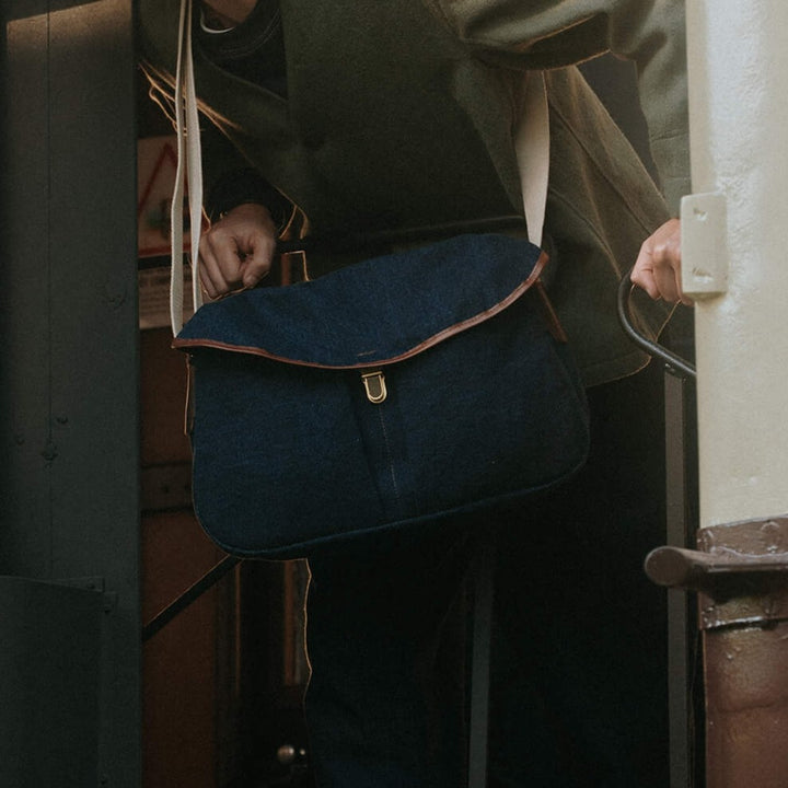 Léon Messenger Bag – Denim