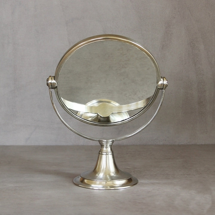 Runder Vanity Mirror aus italienischem Zinn mit schwenkbarem Spiegel