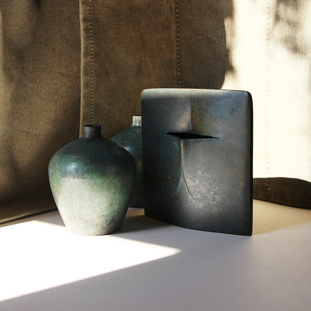 Vase Seki aus Messing als dekoratives Objekt im Interior