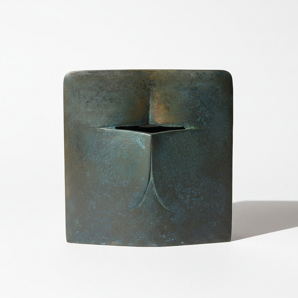 Blumenvase Seki aus Messing mit Rokusho-Patina von Sumitani Saburo