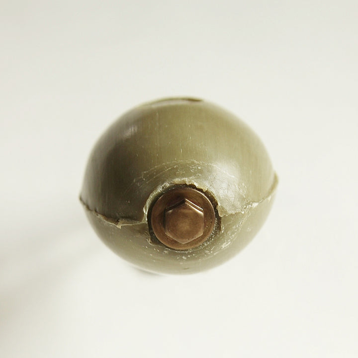 Detail der rotierenden Marseille Seife mit Halterung