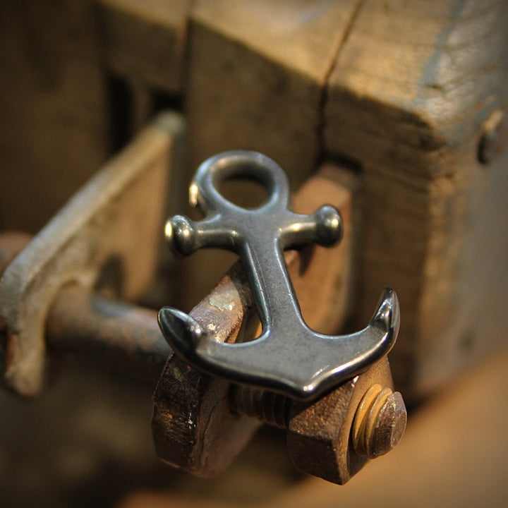 Black Anchor Medium