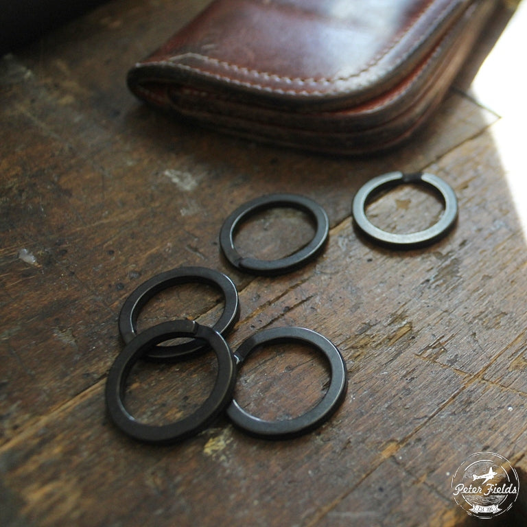 Flat Split Ring Black