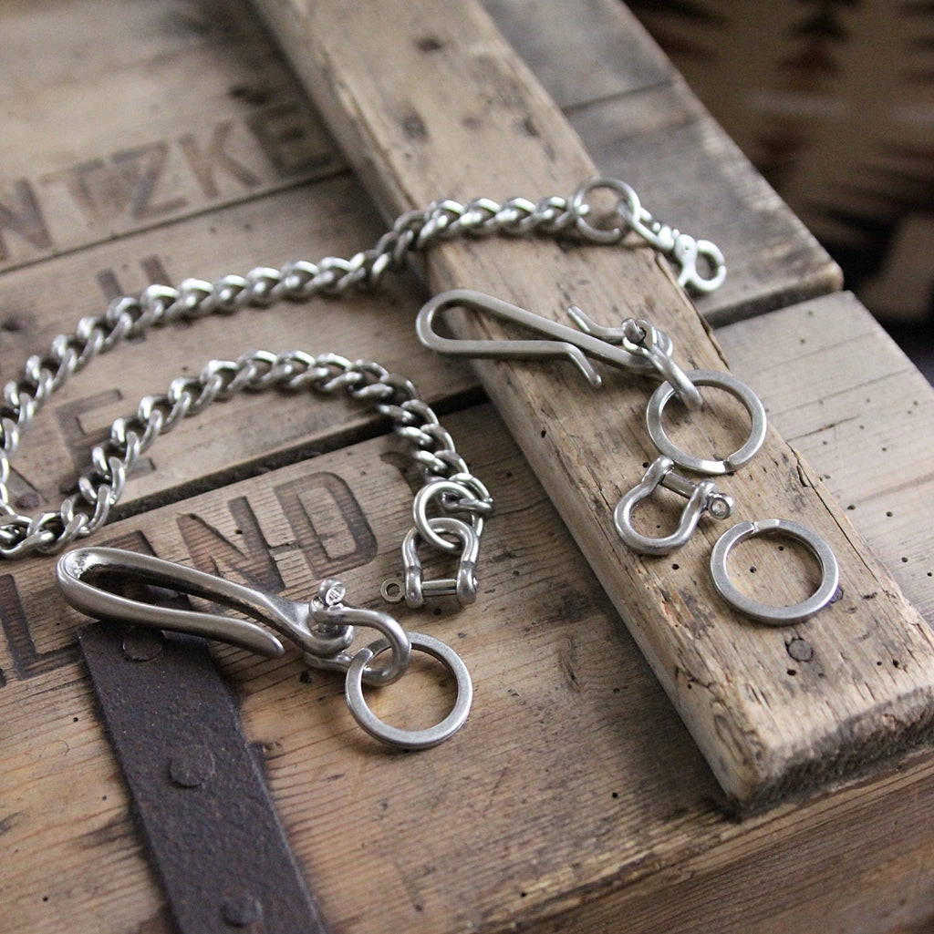 Bague fendue plate en argent mat