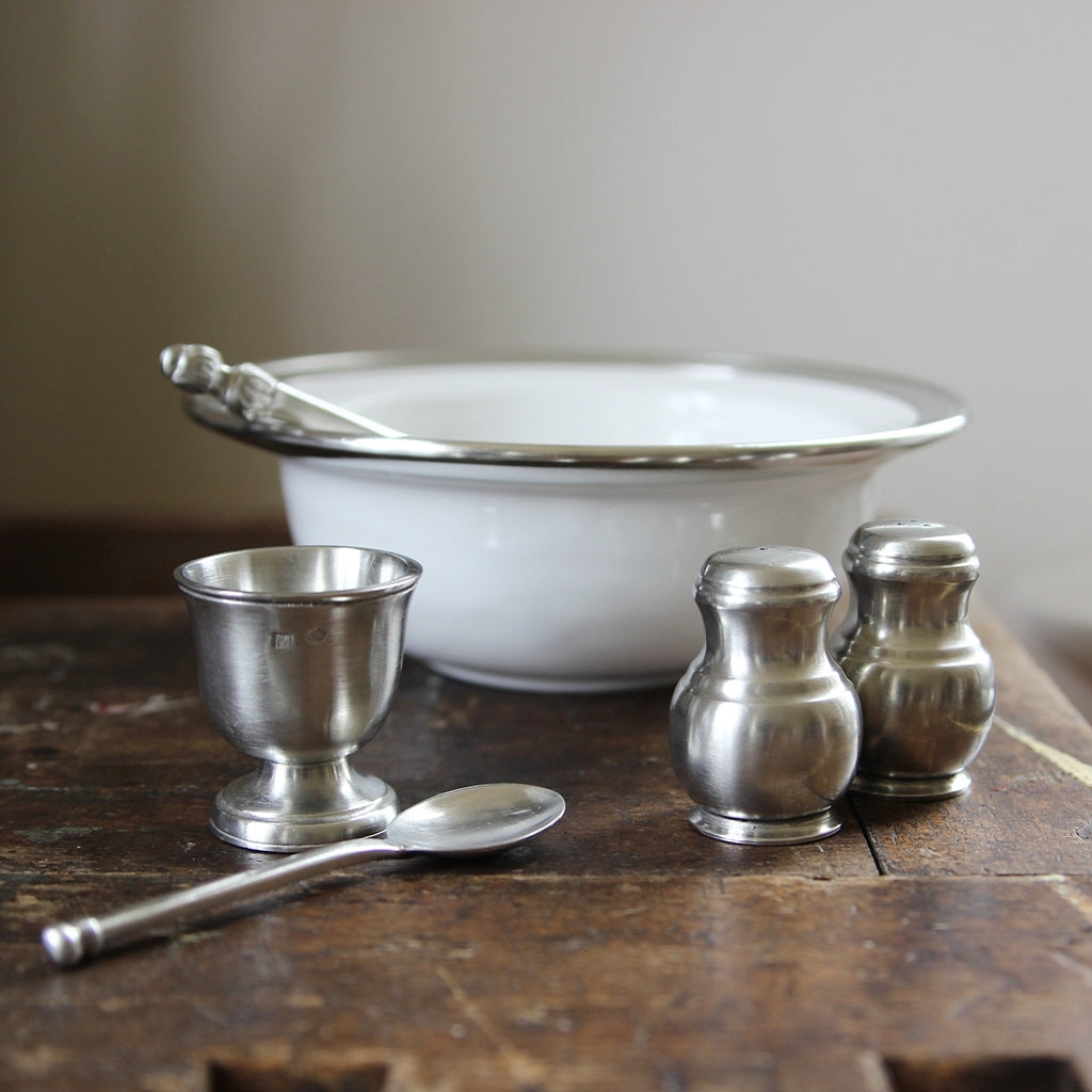 Salz- und Pfefferstreuer Set Arcadia auf gedecktem Tisch