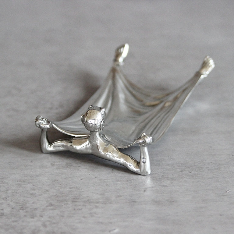 Schale Teufel aus Zinn als dekoratives Objekt