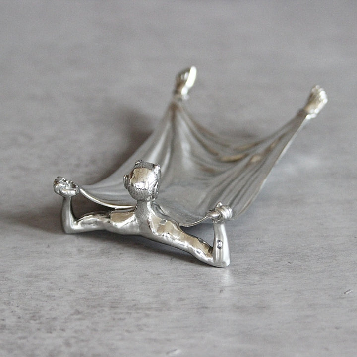 Schale Teufel aus Zinn als dekoratives Objekt