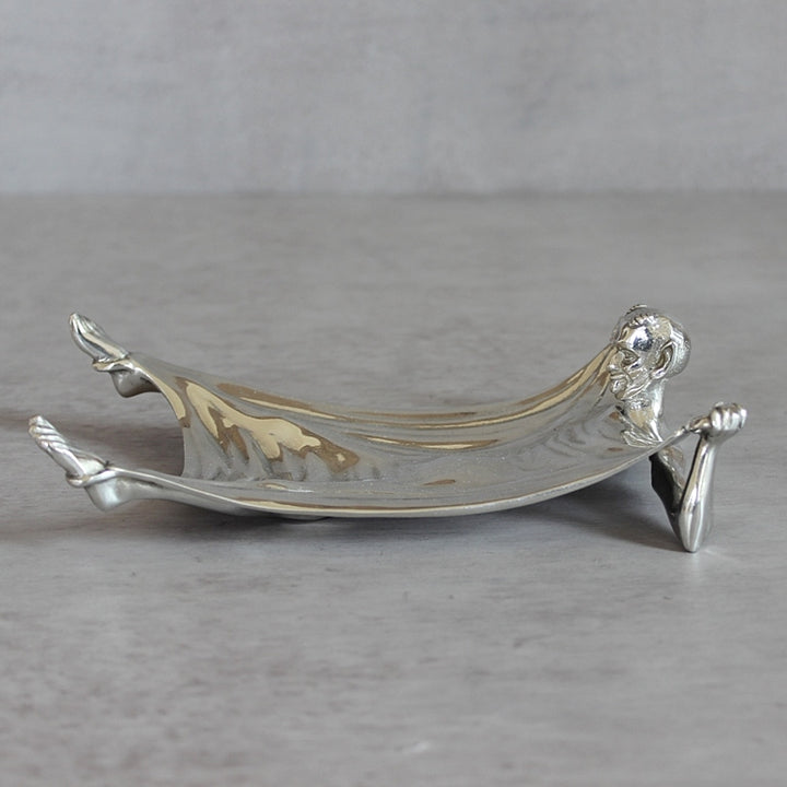 Schale Teufel aus Zinn aus anderer Perspektive