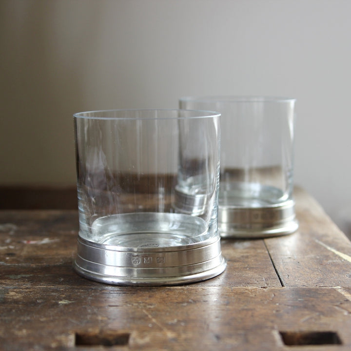 Zwei Whiskygläser aus Kristallglas mit Zinn von Cosi Tabellini